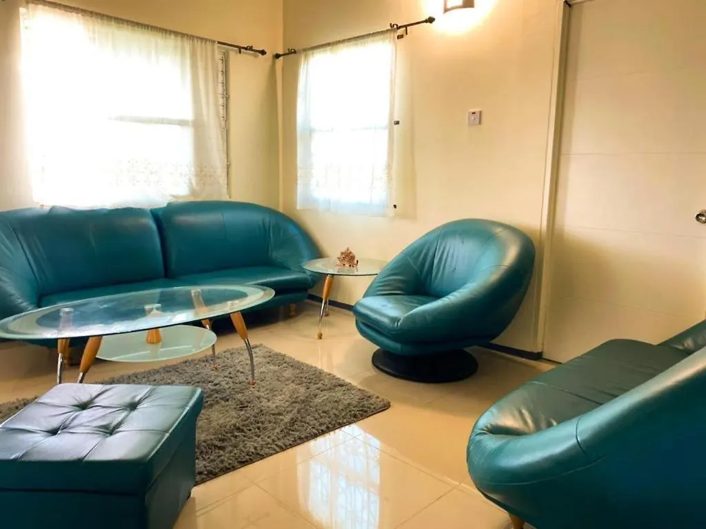 Paradise Villa Cove Shared Room 2 Steer Town